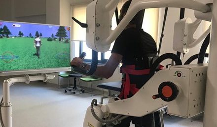 Bursa Şehir Hastanesinde Yürüme robotu