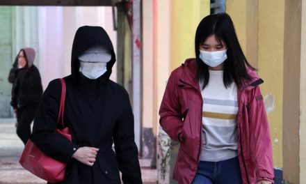 İngiltere’nin ‘güvensiz’ Koronavirüs Önlemleri ‘hayatları riske atmaktır ‘